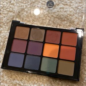 VISEAET eyeshadow palette 04 Dark Matte